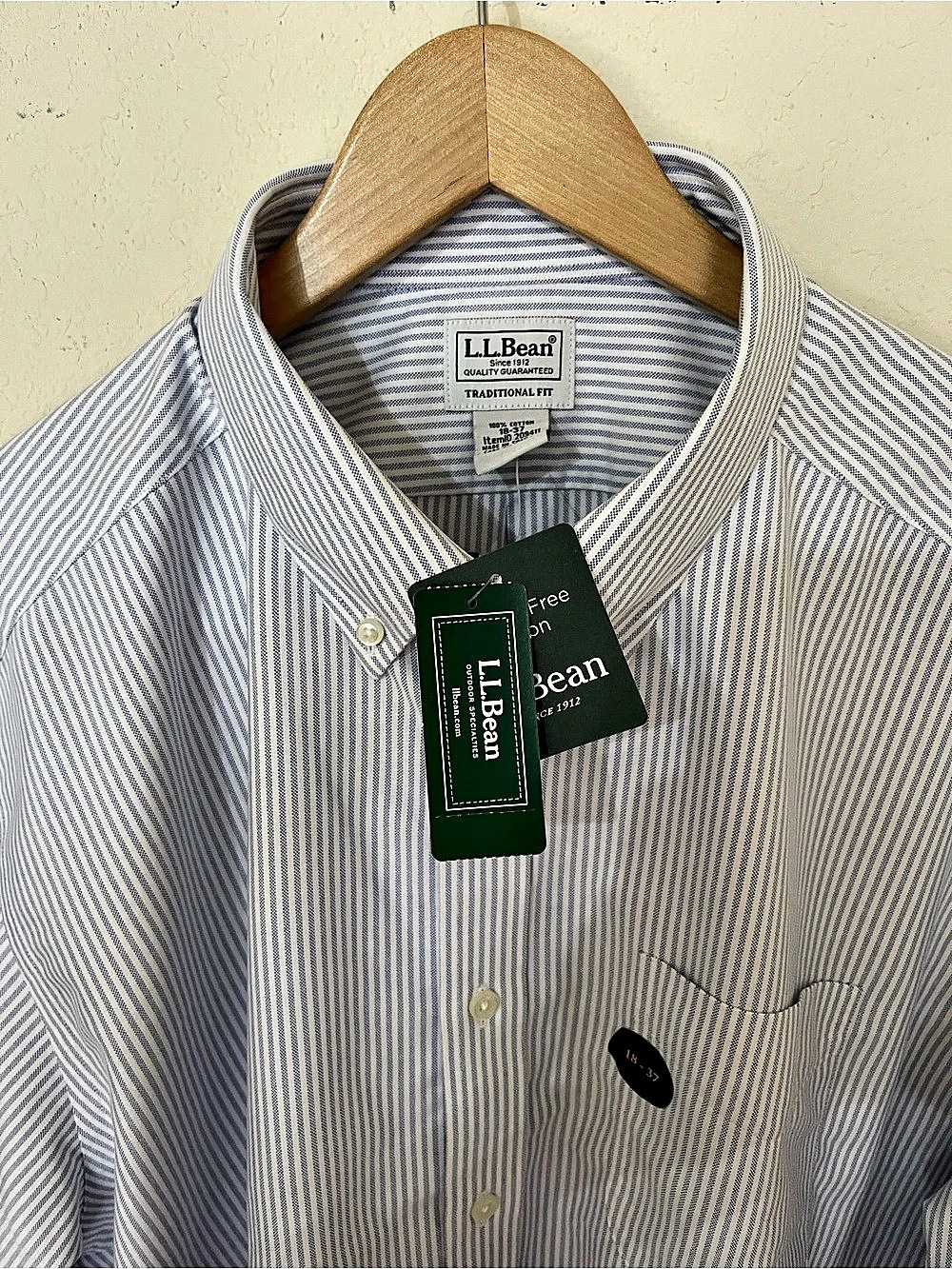 L.L.Bean Traditional Fit Oxford Cloth Button-Down Shirt Button-Down Shirt Blue &